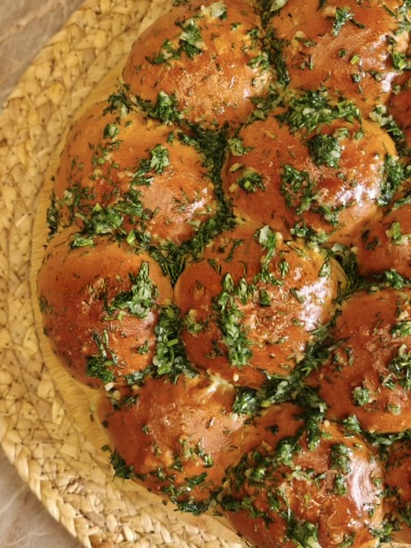 Пампушки с чесноком: идеальное дополнение к борщу