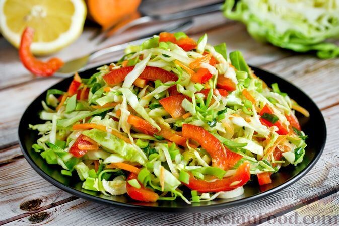 Пора жарких вкусов: яркие салаты к вашему столу