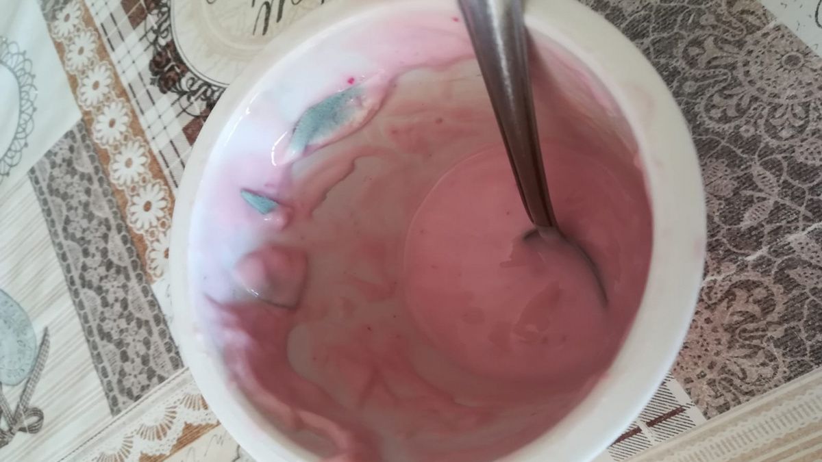 Что произойдет при употреблении просроченного йогурта? Основные риски и важные рекомендации