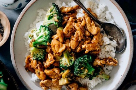 Удивительная курица с брокколи: как приготовить за 20 минут