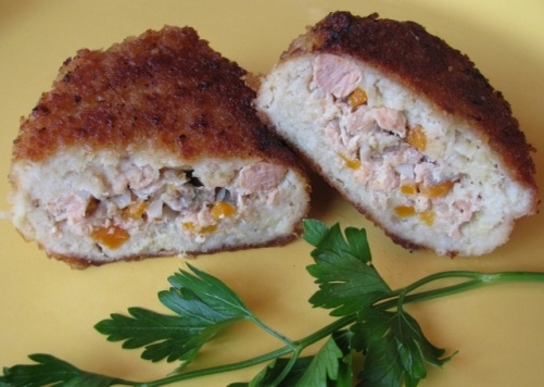 Нежные рыбные котлеты с сюрпризом внутри