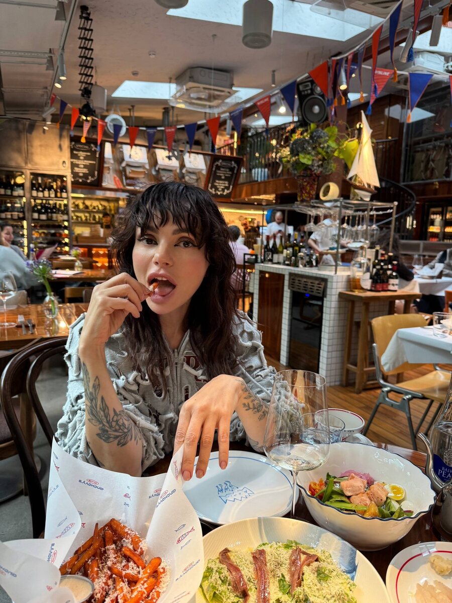 Новое открытие: рыбная брассерия Anchovy’s Club в сердце города