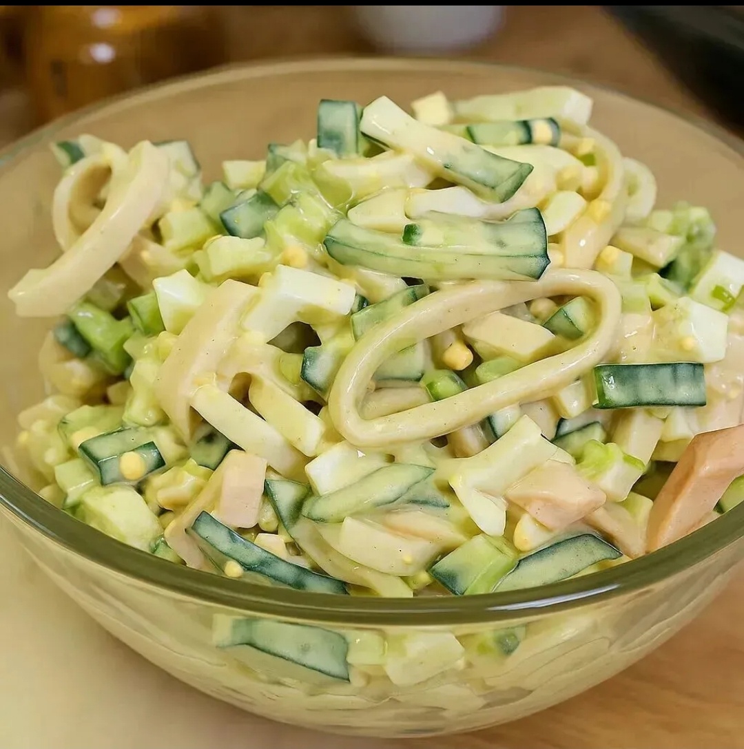 Салат с кальмарами: восхитительное сочетание свежести и насыщенности