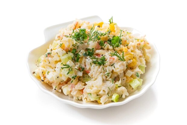Салат из крабовых палочек: классика, проверенная временем