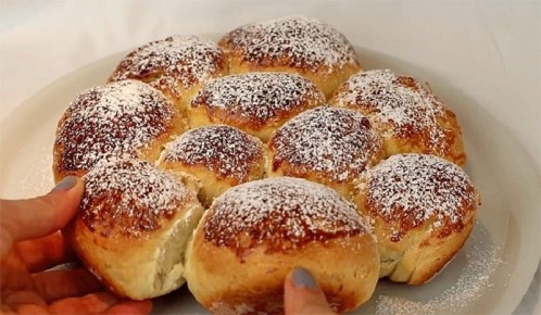 Как приготовить простые булочки с волшебной начинкой