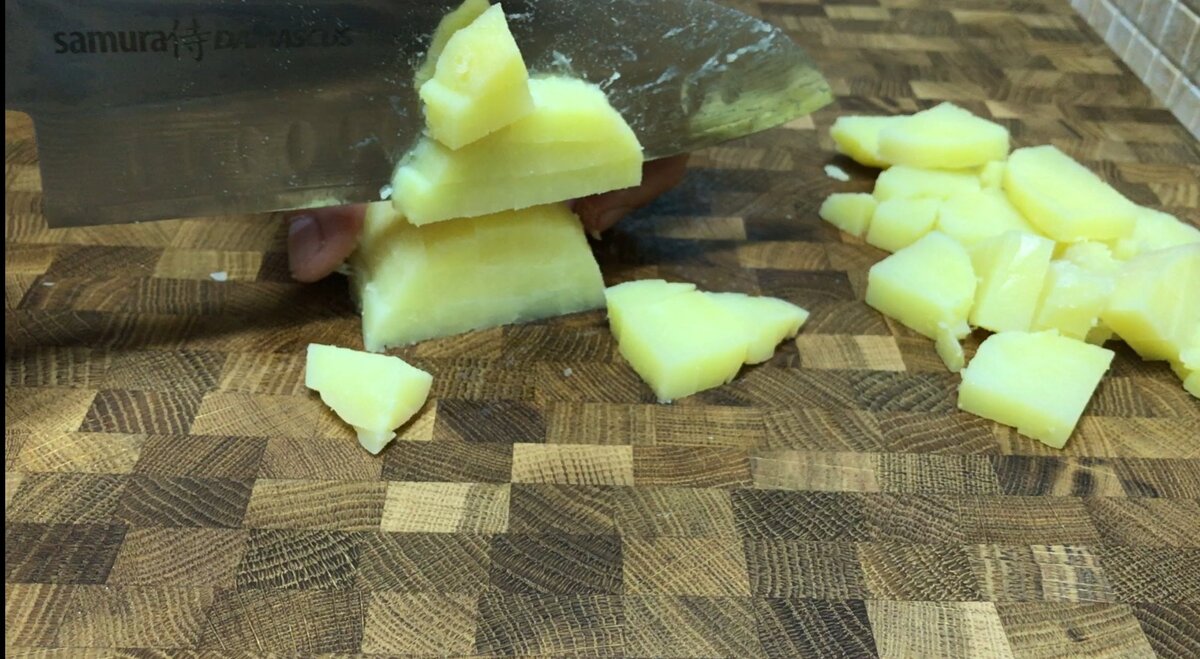 Освежающая окрошка: летний вкус с двумя необычными заправками