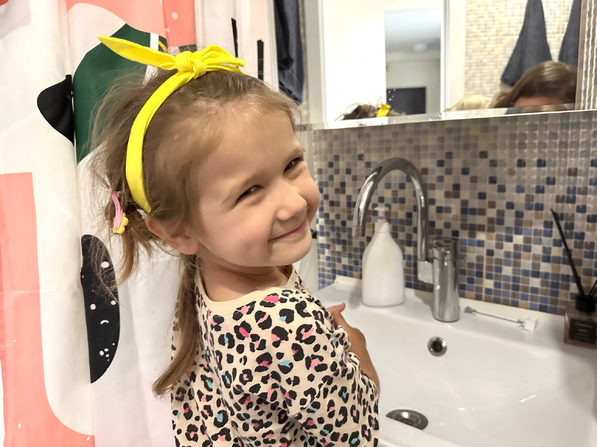 Уличная еда: стоит ли есть фрукты немытыми руками?