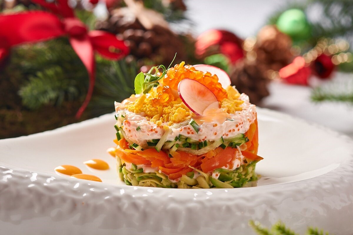 Изящный салат «Мимоза» с крабом и авокадо