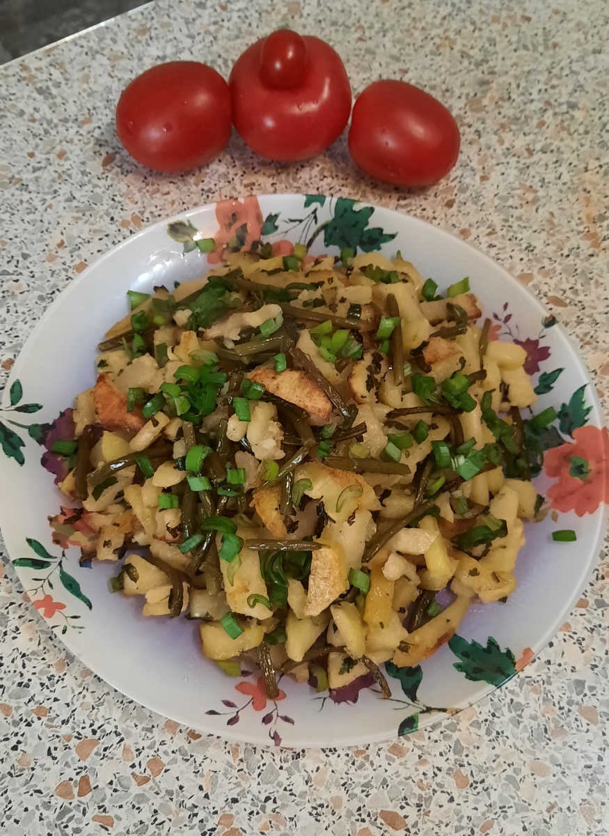 Невероятная жаренка с чесночными стрелками