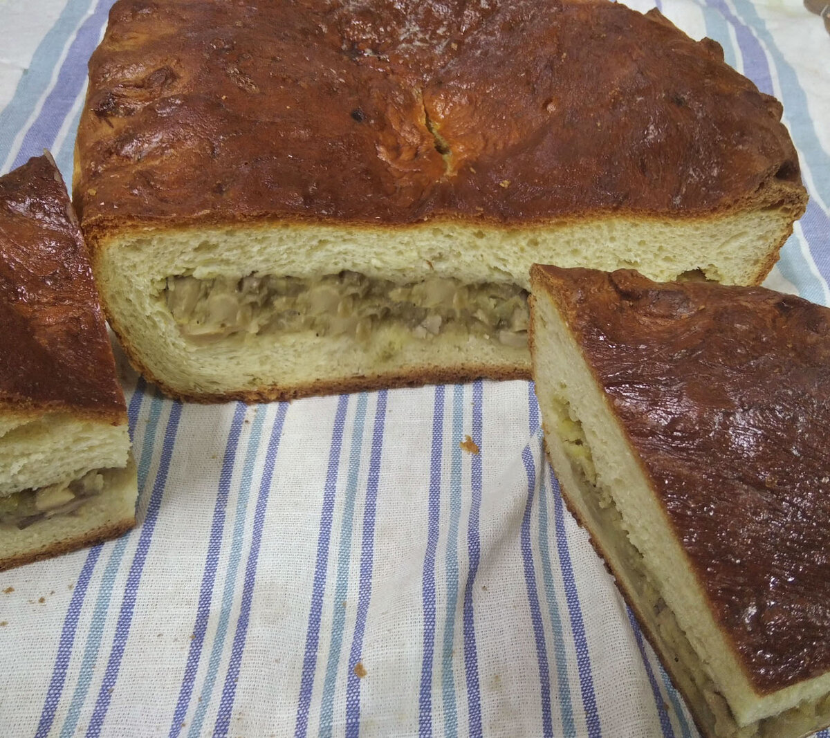 Уютный пирог с грибами и картошкой