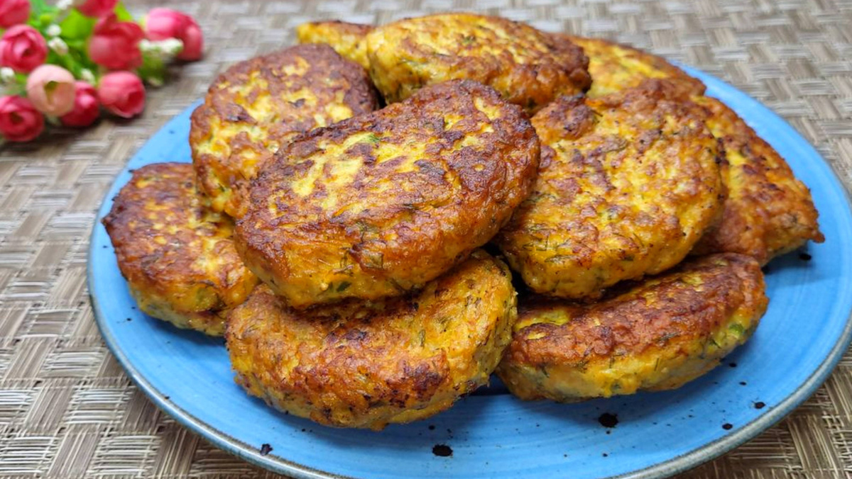 Легкие и сочные котлеты из фарша и моркови, которые готовятся за 10 минут