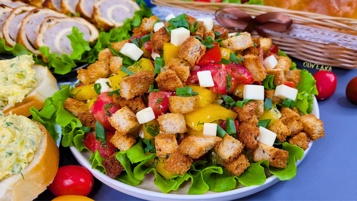 Как немного изменить овощной салат с помидорами и сделать его по-настоящему уникальным