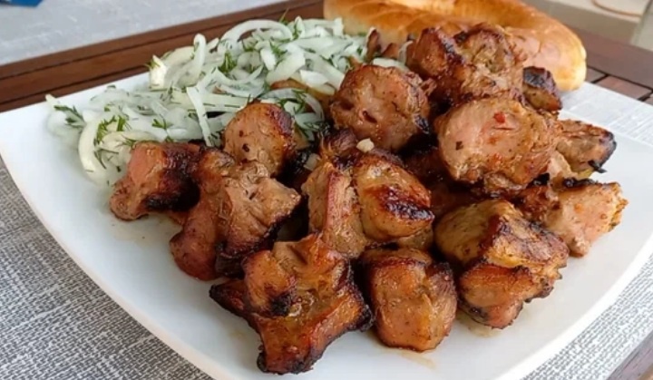 Кавказский шашлык: вкус, который объединяет