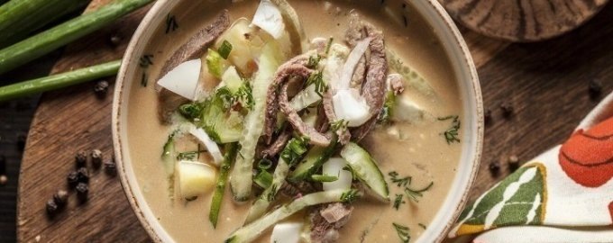 Мясная окрошка с говядиной: летнее наслаждение с пикантным акцентом