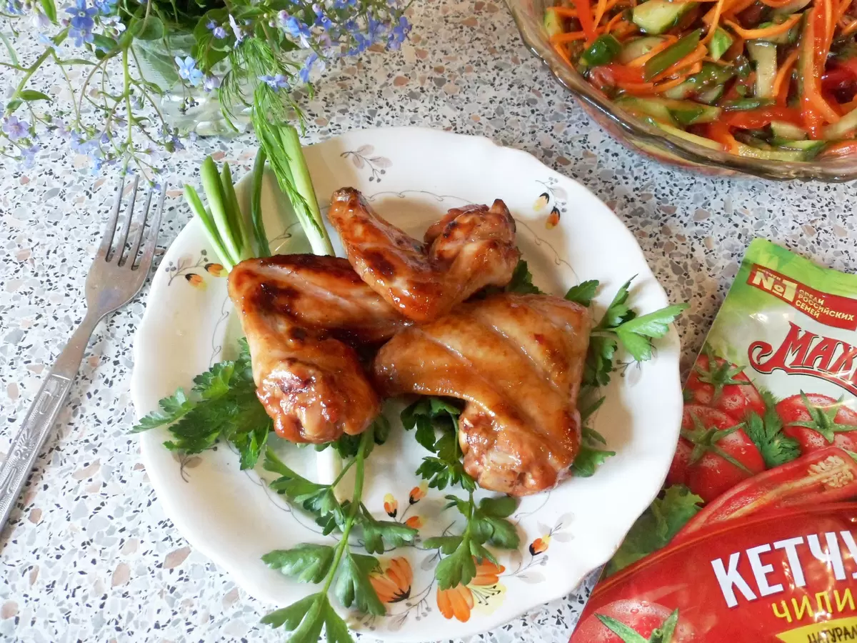 Куриные крылышки в томатной глазури: irresistible вкус для настоящих гурманов
