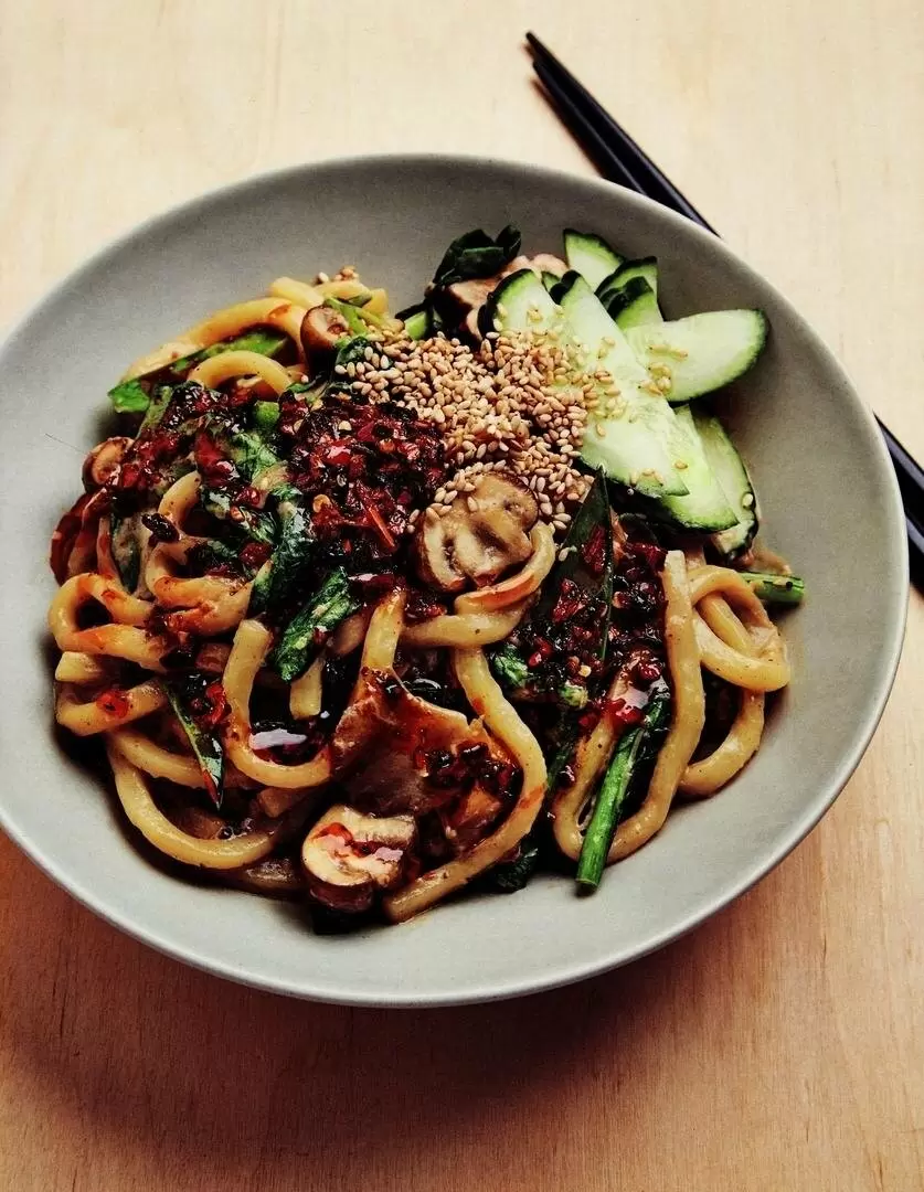 Лапша по-сычуаньски: окунитесь в мир острых вкусов