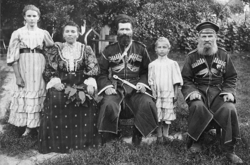 Казачий кофе с оселедцем: Как сохранить традиции в современном мире