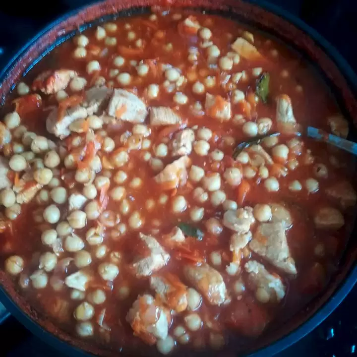 Индейка с нутом в томатном соусе: простой и вкусный рецепт