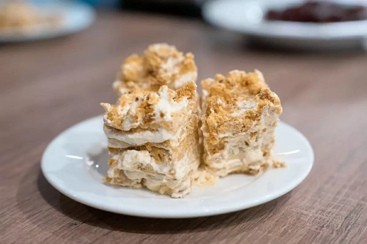 Сладкий успех: авторский медовик с арбузным медом из АГУ