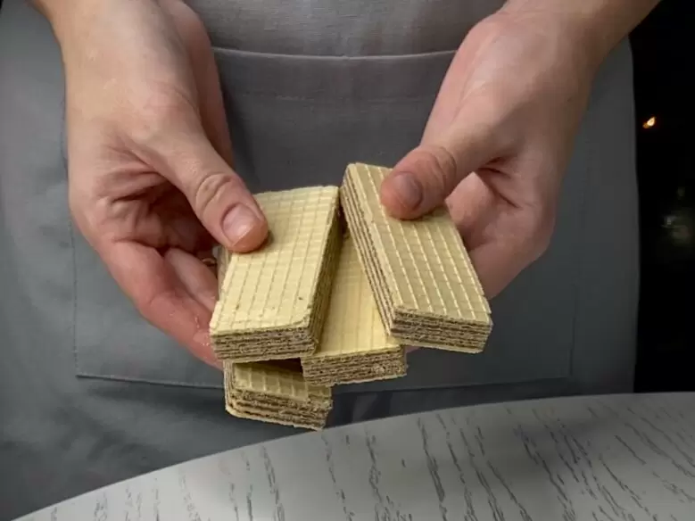 Неожиданный десерт из вафель, который полюбят дети и гости