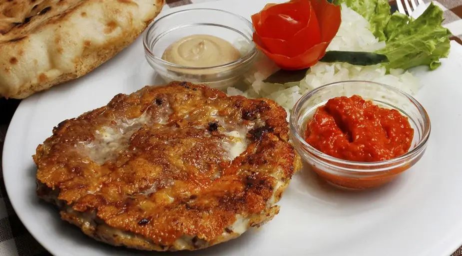 Рубленые котлеты из мясного ассорти: идеальный ужин для всей семьи