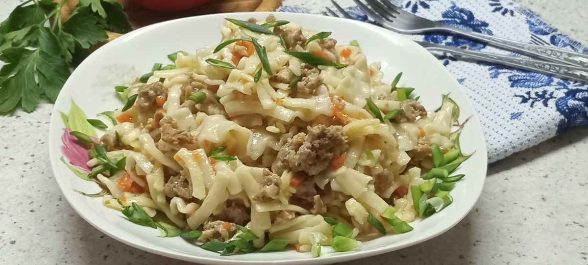 Сытная лапша с куриным фаршем: вкусное решение для обеда или ужина