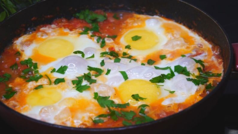 Шакшука: вкусный завтрак, который нельзя пропустить
